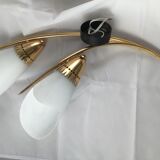 Paire d’appliques 60’s dorées 2 lumières coniques blanches