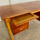 Vintage Danish desk in teak and oak by Børge Mogensen for Søborg Møbelfabrik, 1960s.