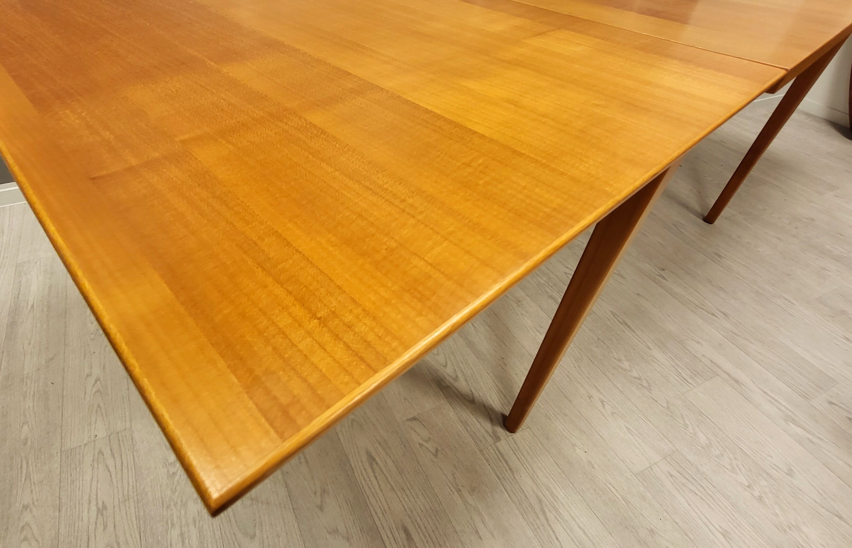 Large extendable table Lübke to 220 cm