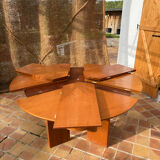 Simat dining table