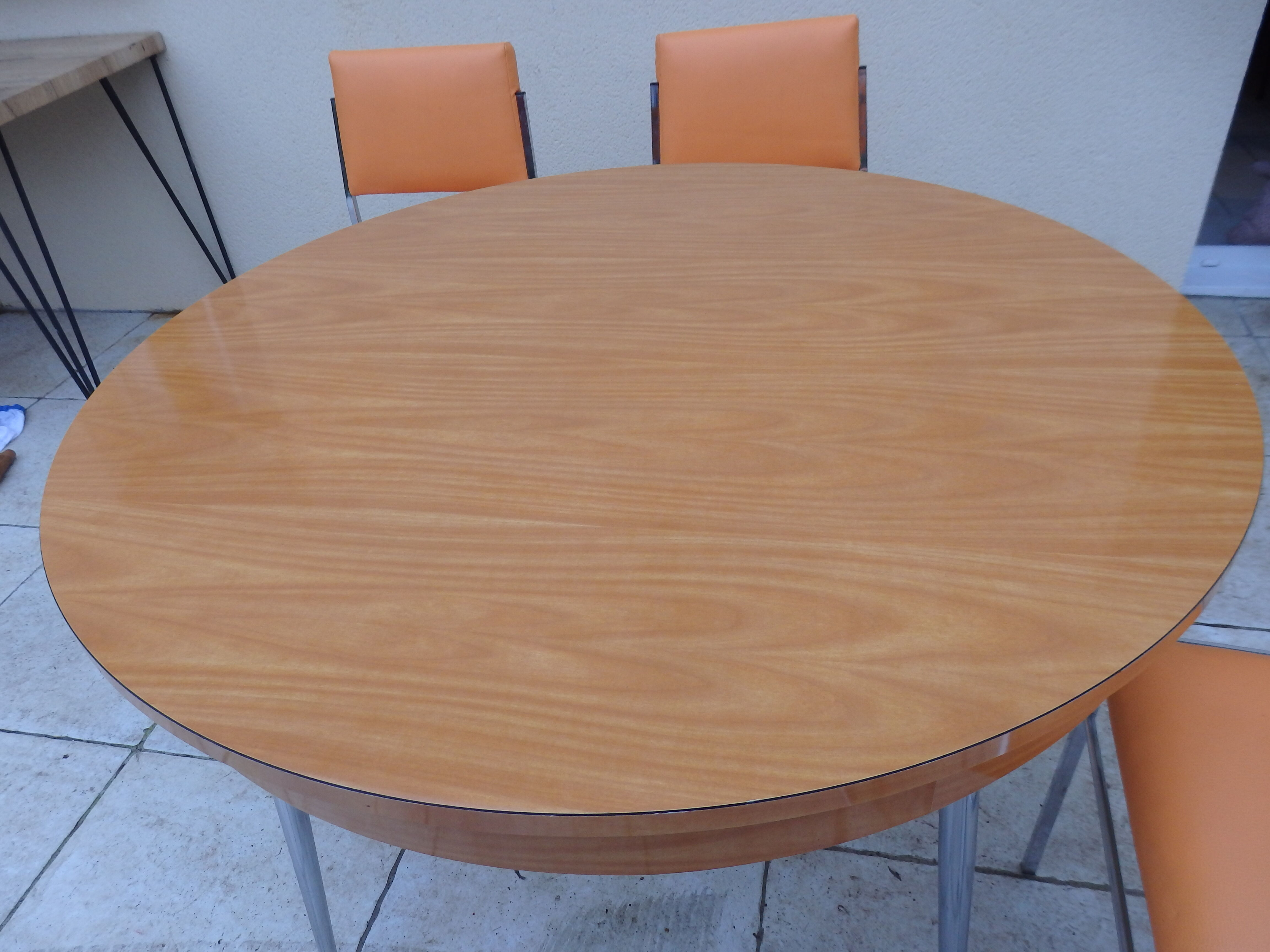Table is kitchen chairs orange formica vintage year 60 70