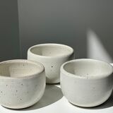 Trio of white ceramic cups D9cm