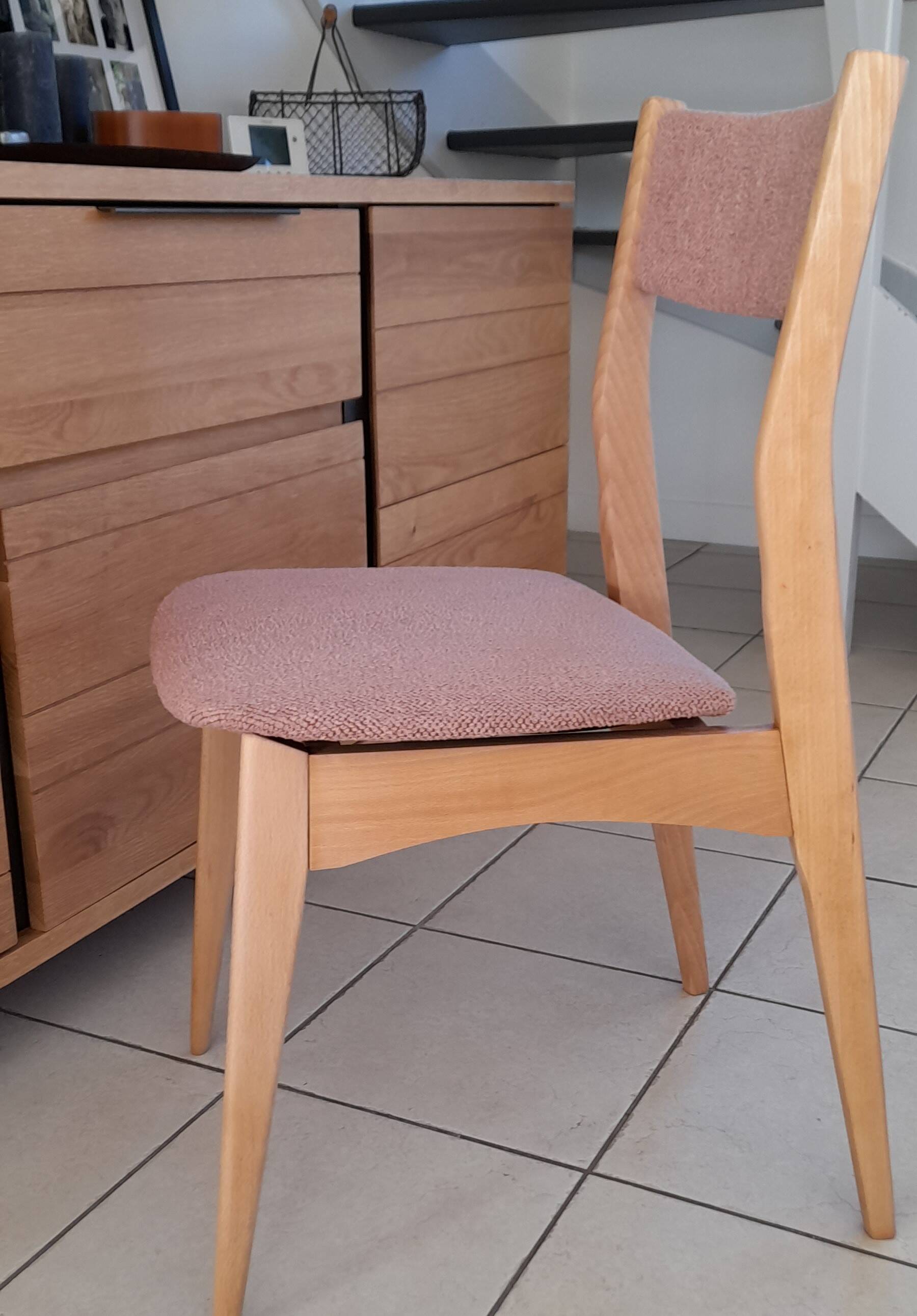 6 original Scandinavian chairs in light solid wood