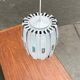 Lampe suspension métal et prisme modèle blanc milieu du siècle par Werner Schou pour Coronell Elektro, Danemark, années 1960