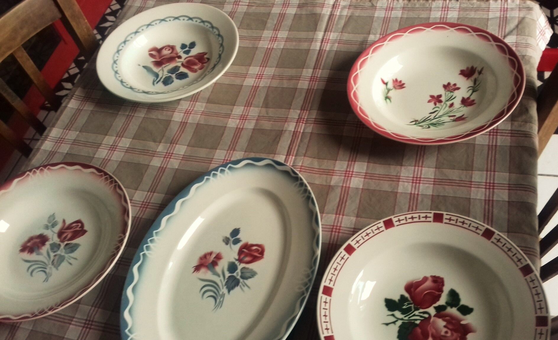 Lot 6 hollow plates and 1 oval dish Digoin Sarreguemines