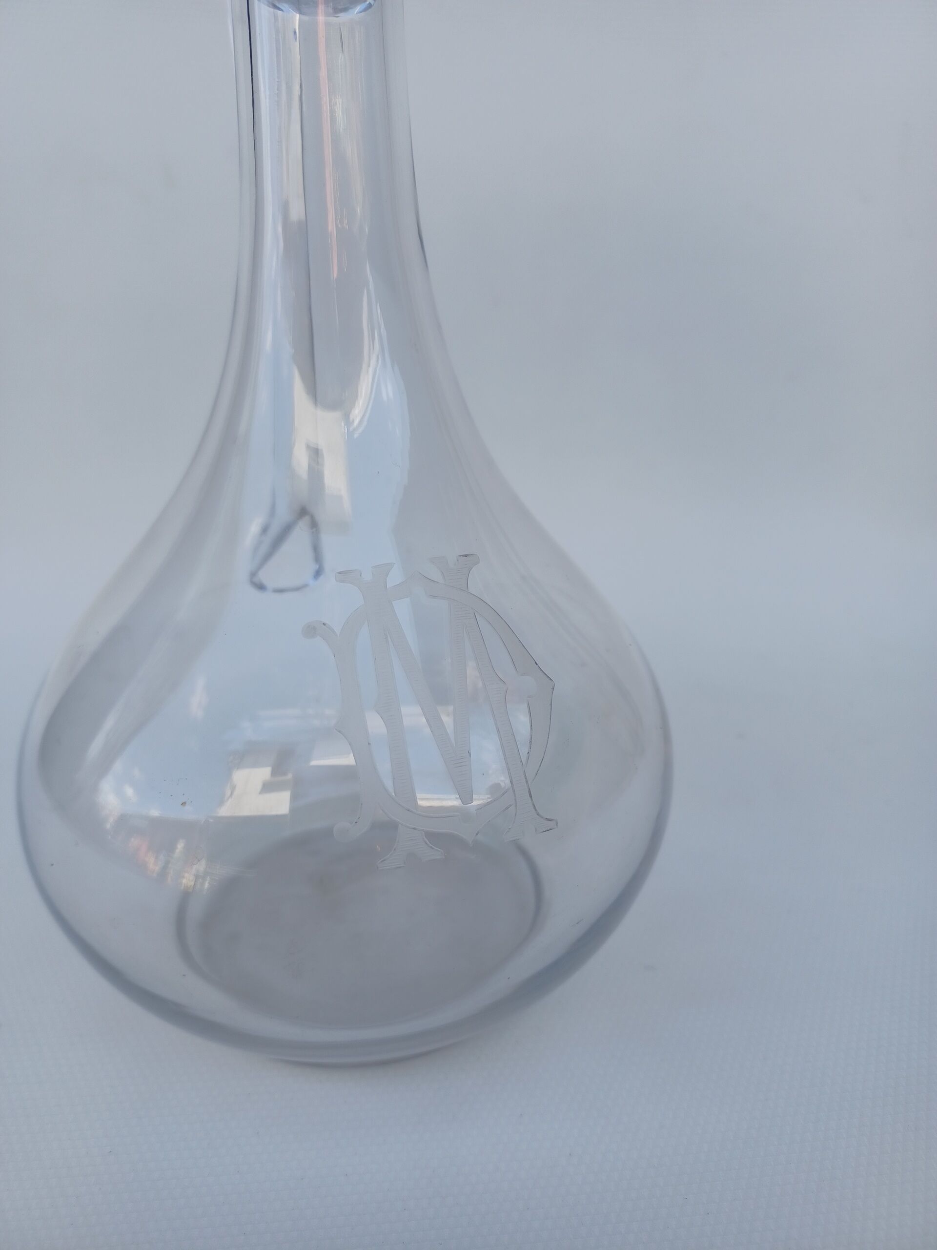 Baccarat crystal ewer, Balloon shape, circa 1910