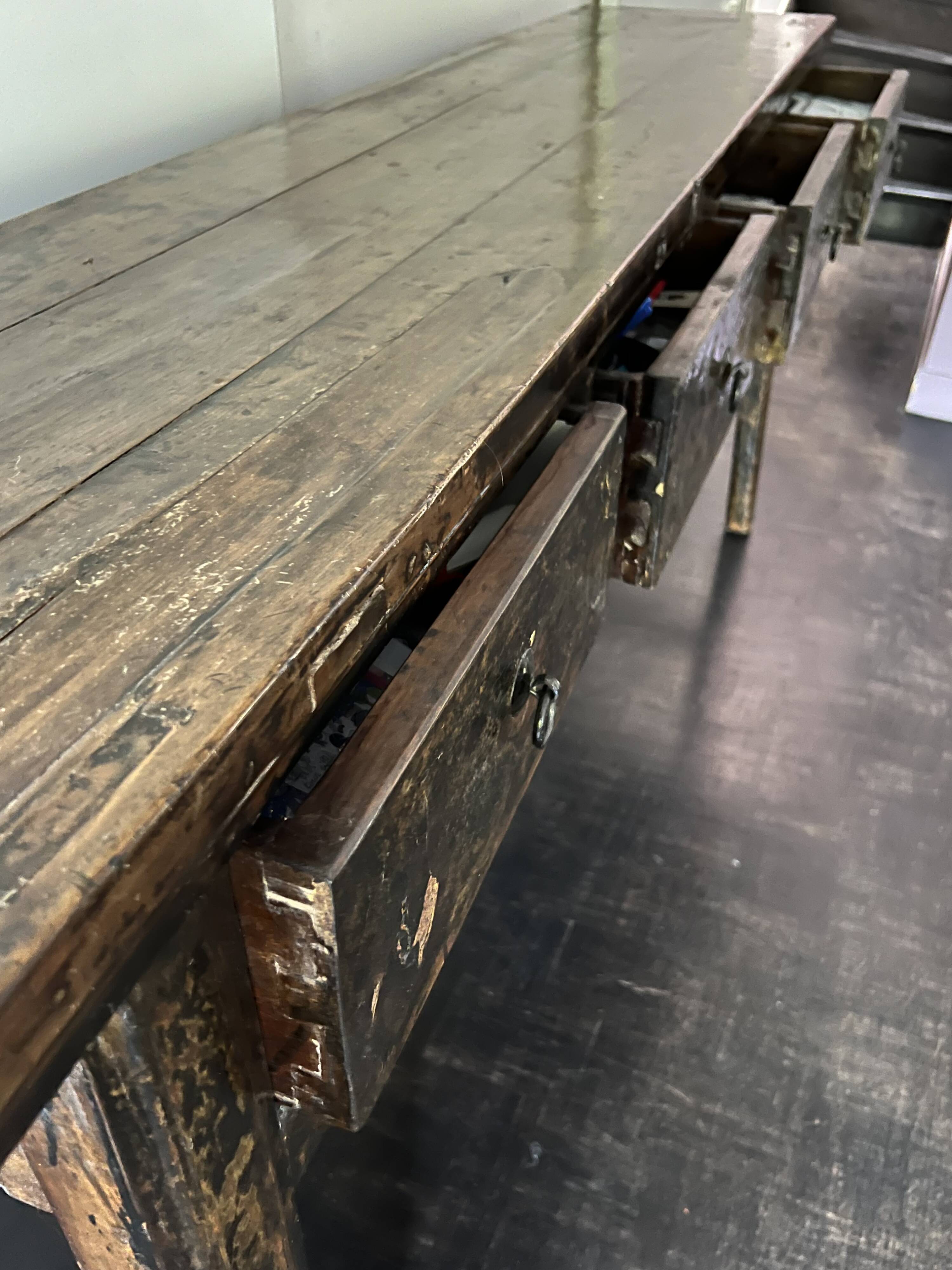 South Asian console in lacquered wood