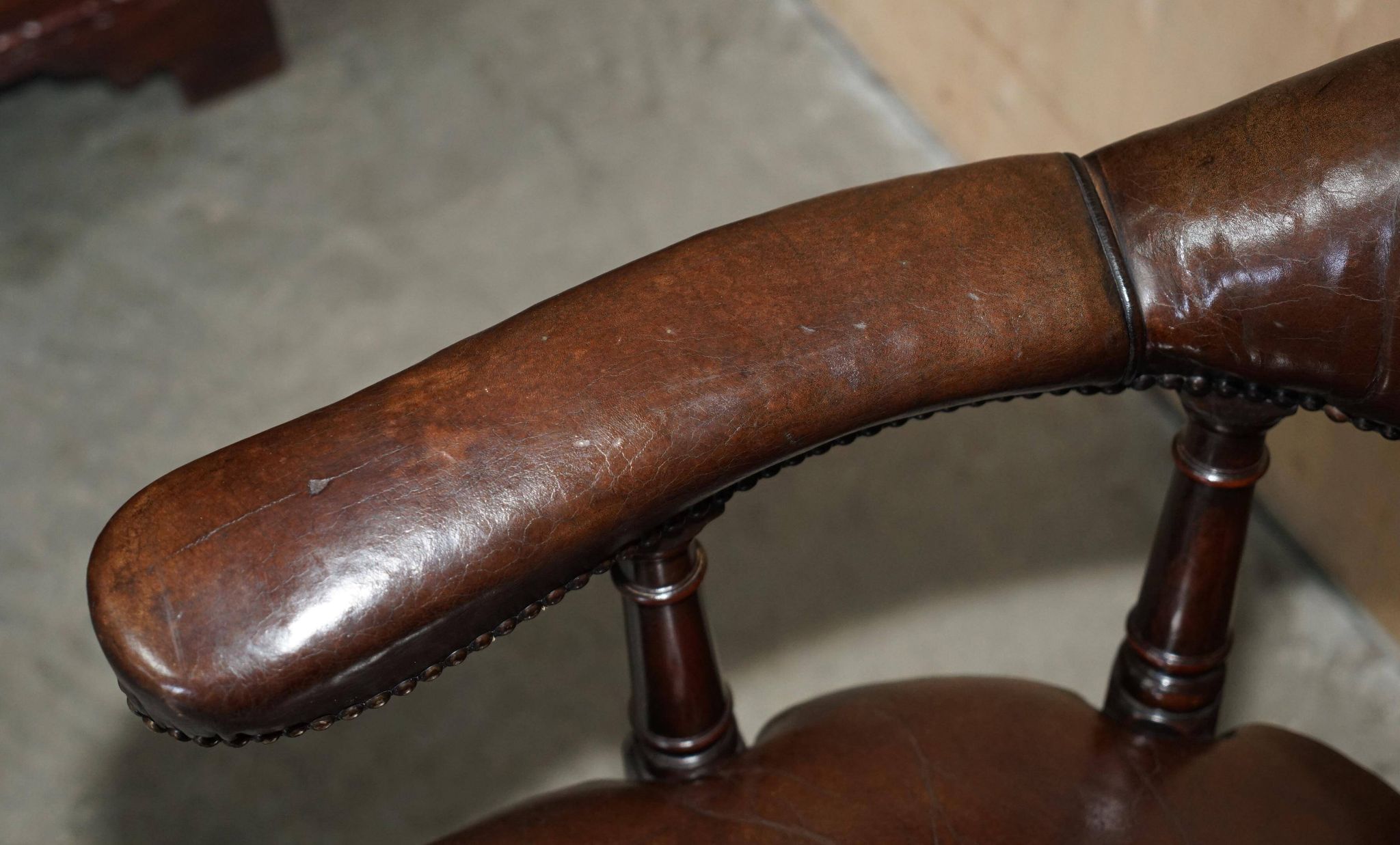 Fauteuil capitaine victorien antique cuir