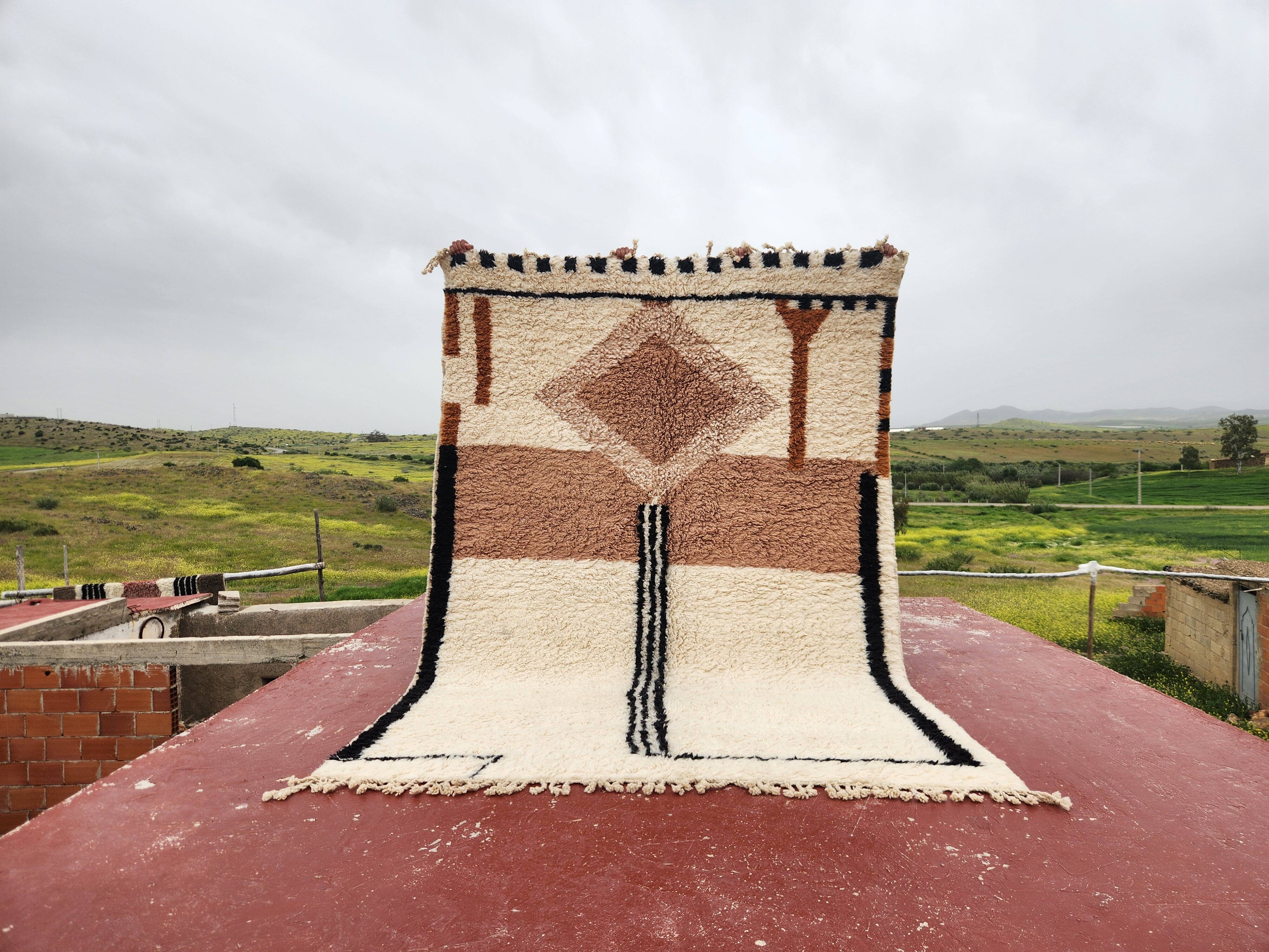 Large Beni Ouarain rug 300x206 cm – Thick wool – Geometric patterns