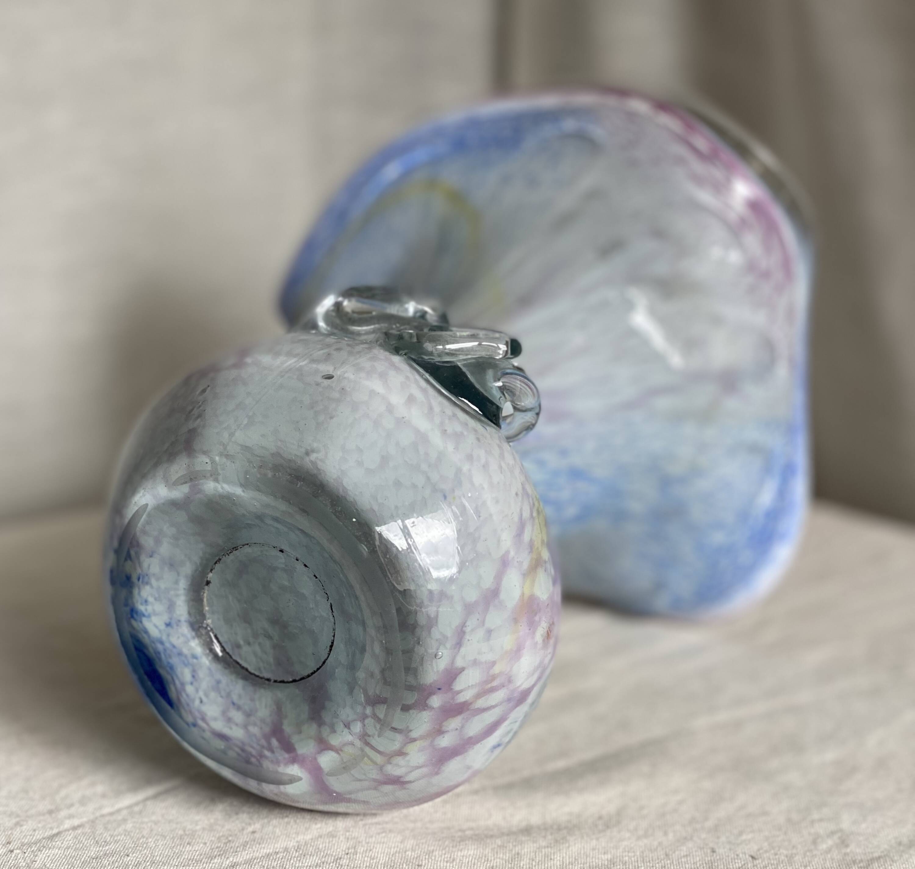 Vintage 1980 glass paste vase