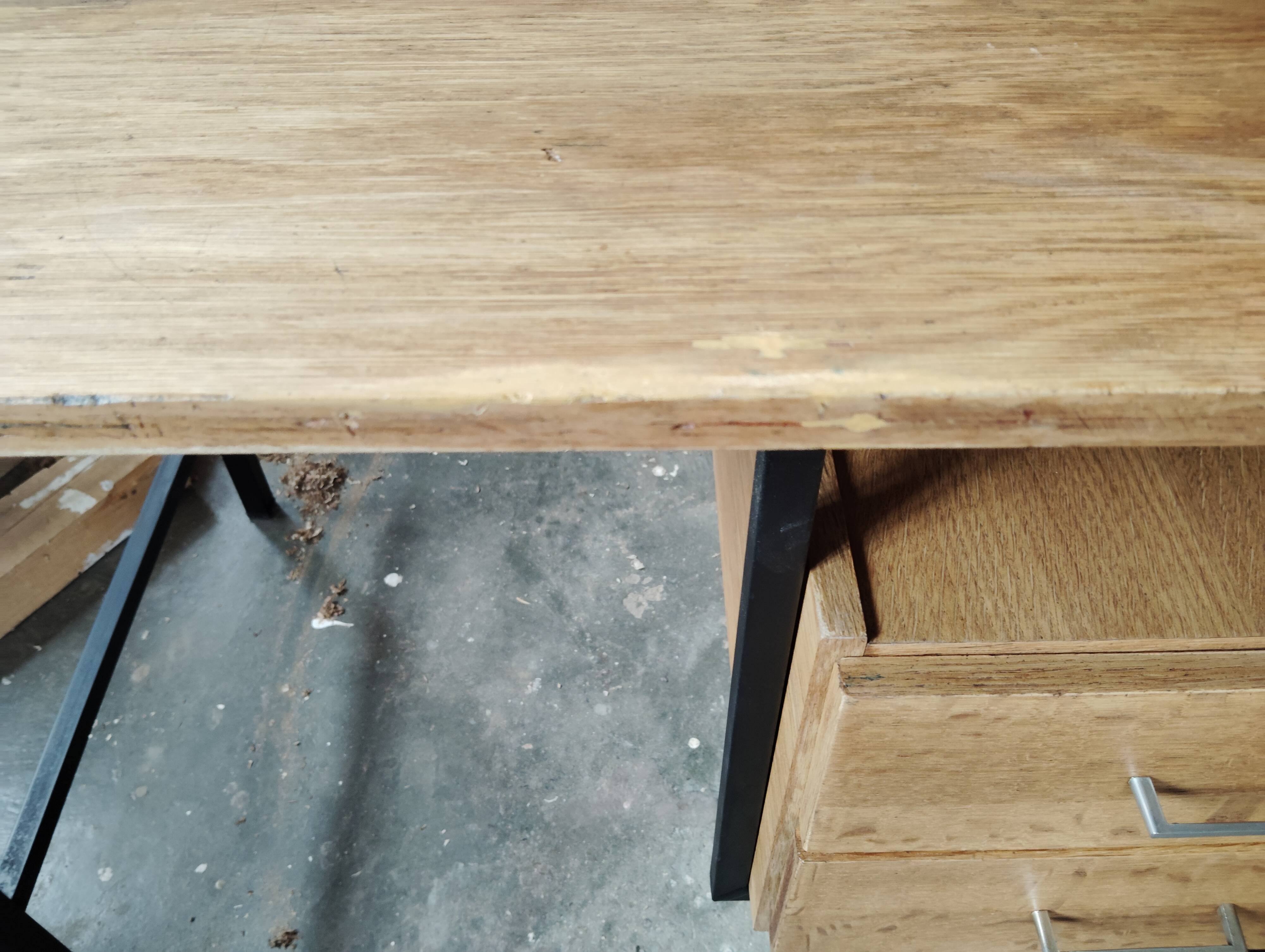 Bureau moderniste ou industriel