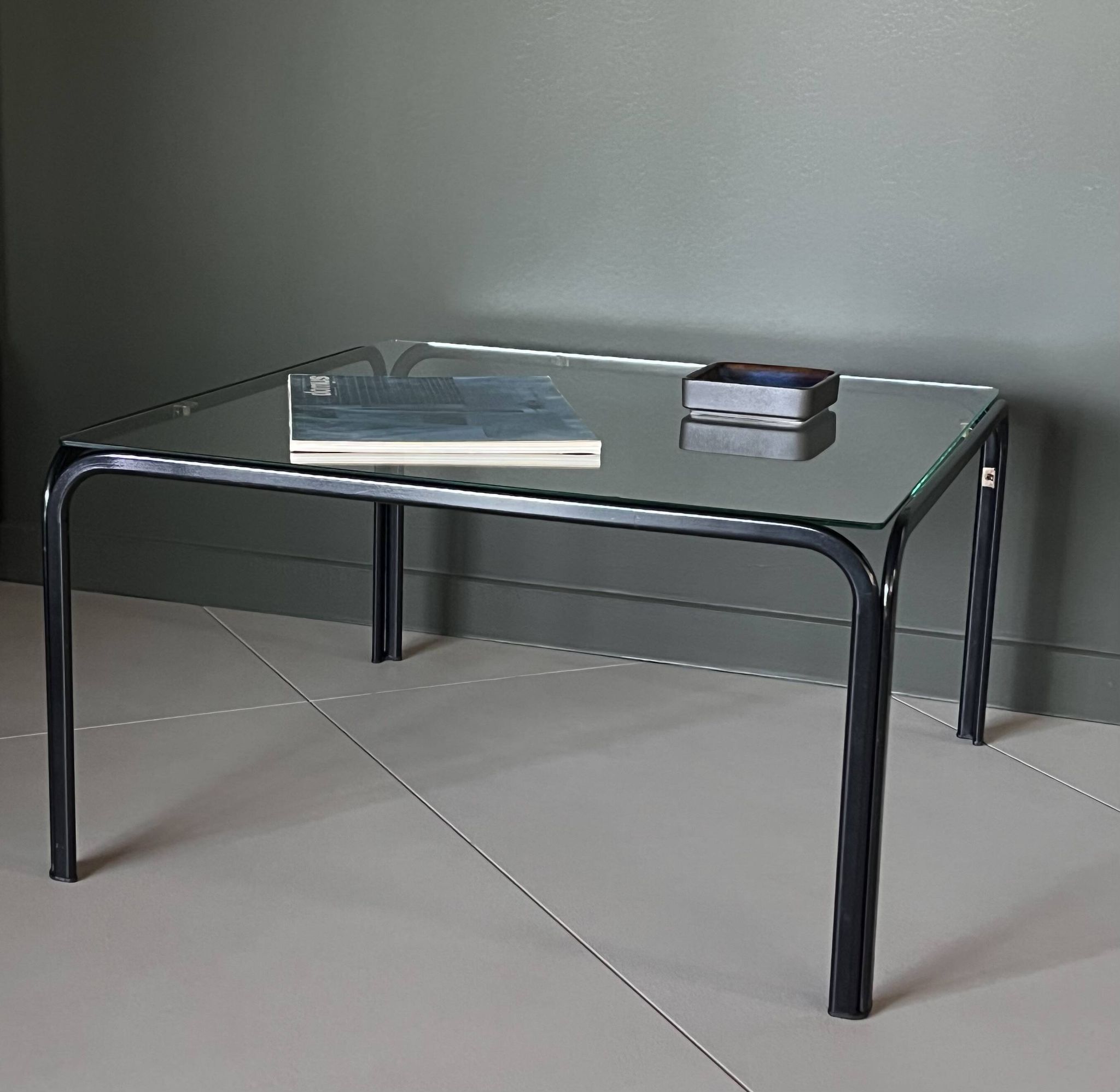 Large coffee table in glass and metal, Italy 1970s.