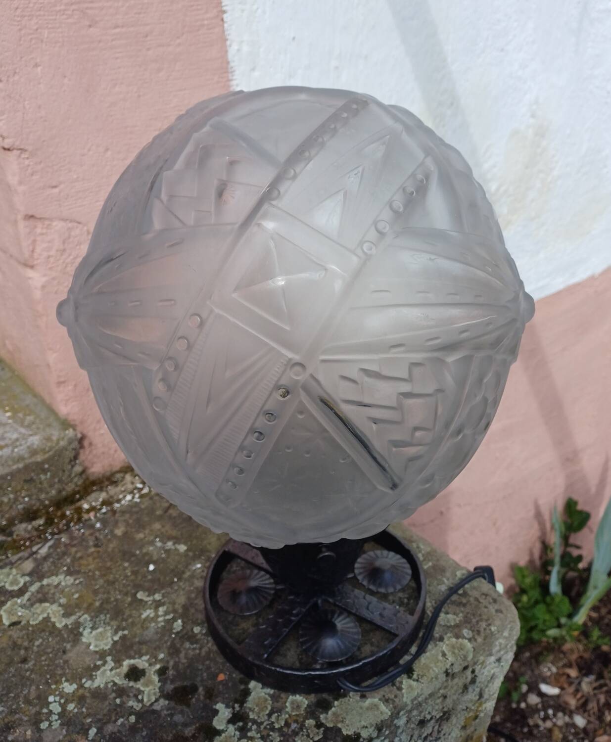 Art Deco ball lamp, pressed moulded glass, signed Muller.
