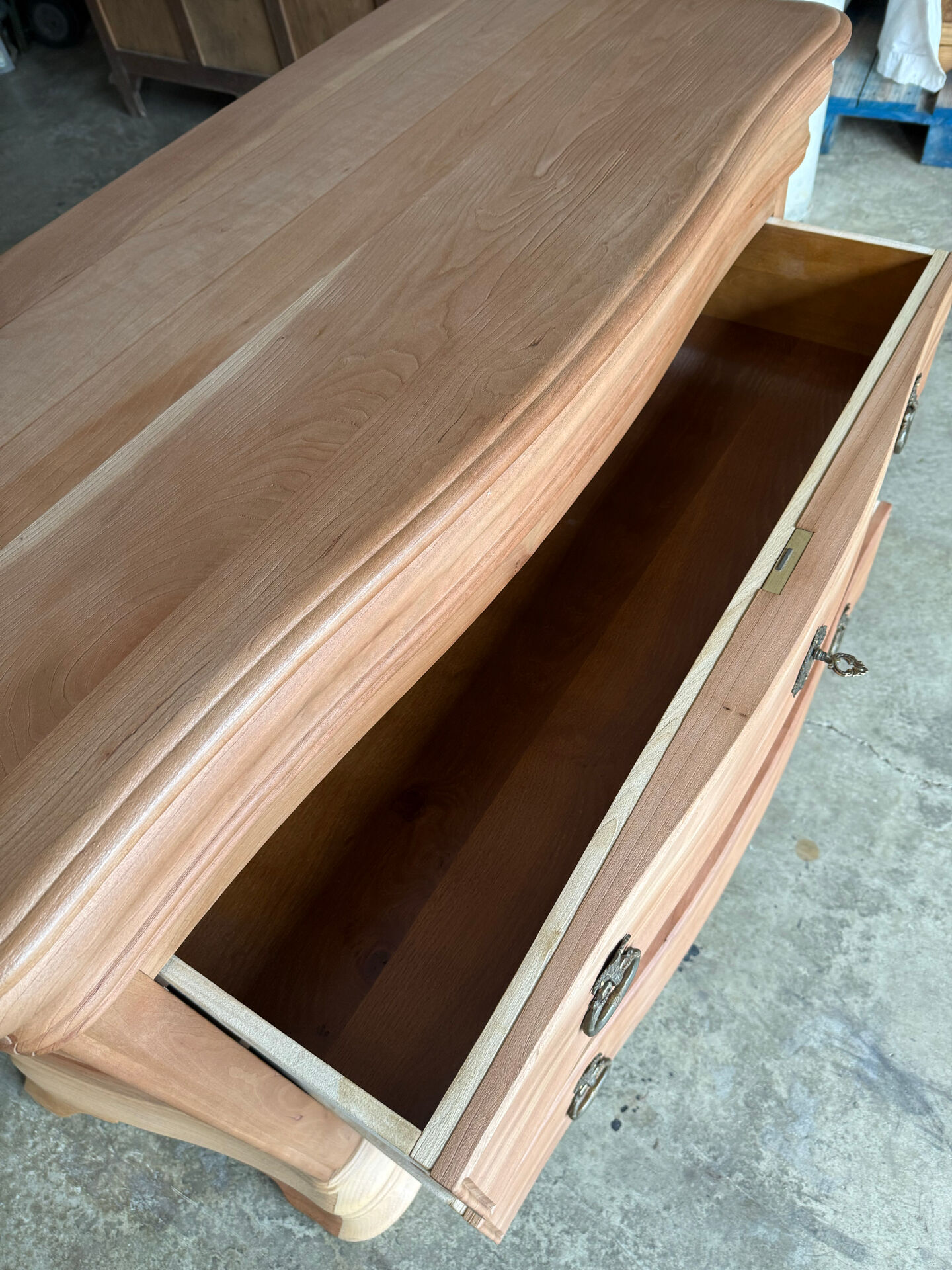 Chest of drawers