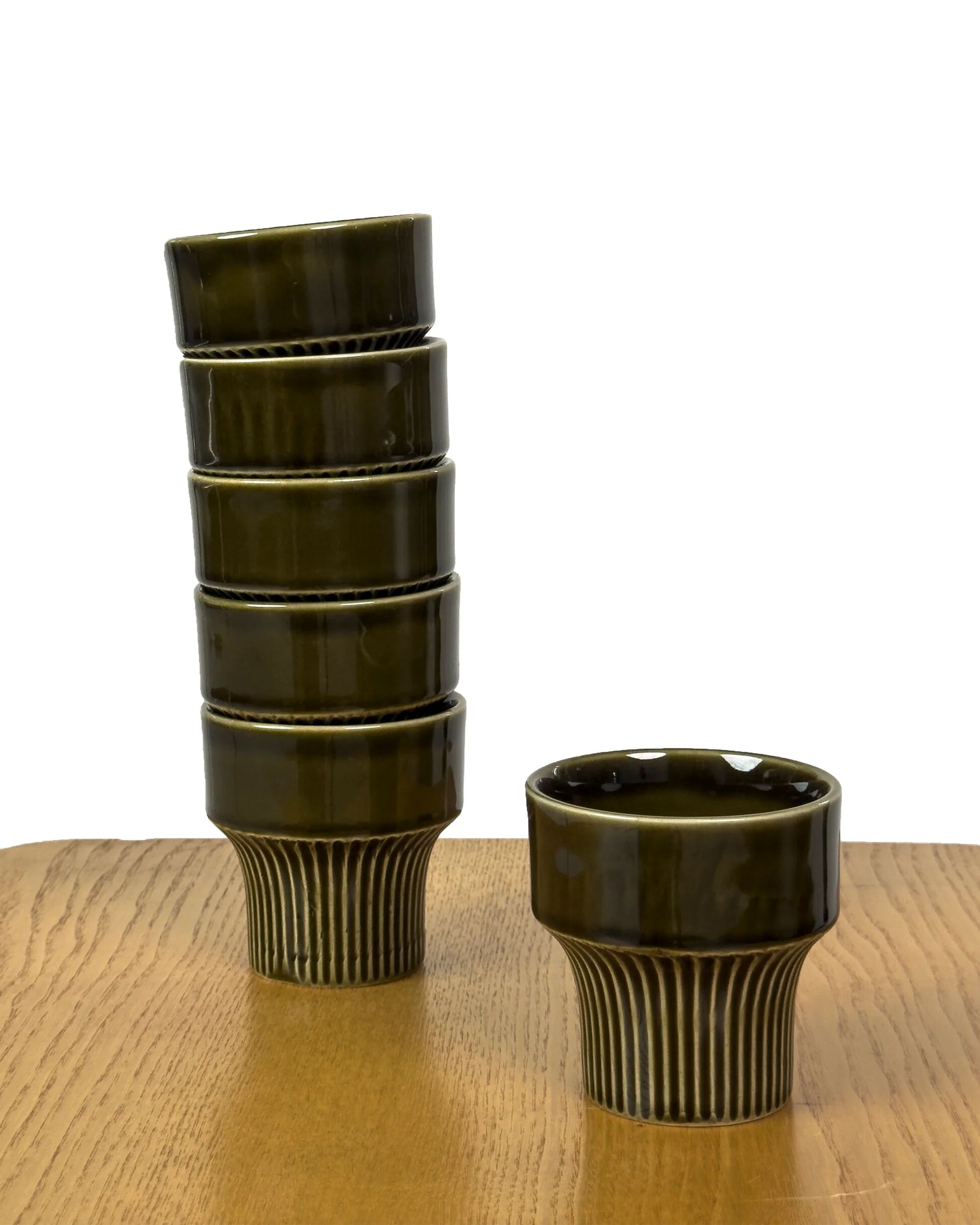 Ensemble de 6 tasses vintage en grès émaillé vert olive