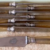 Set of 8 knives