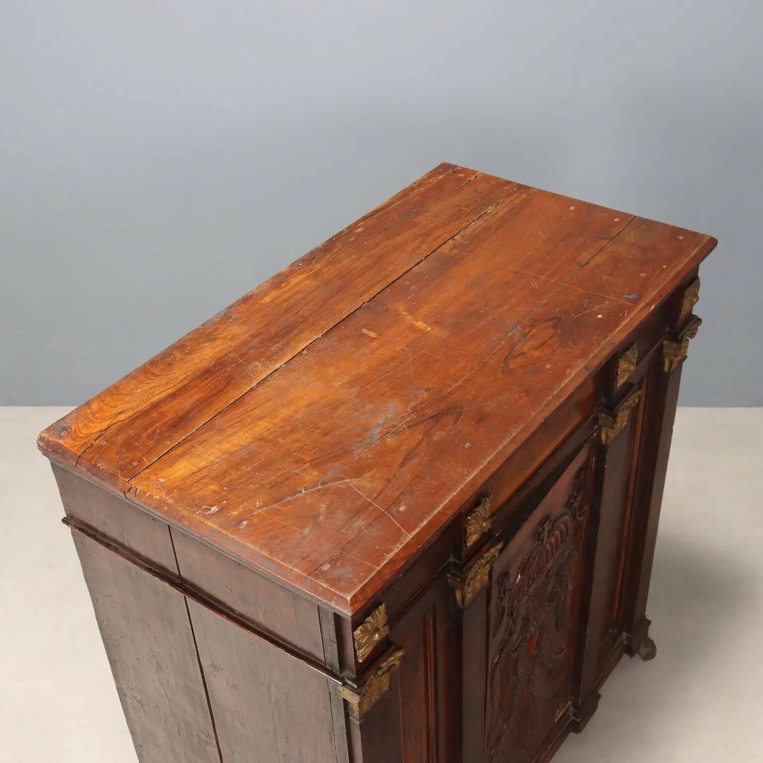 Antique walnut and fir wardrobe with drawers, Italy, 18th century.
