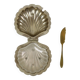 Beurrier coquillage en métal chromé et verre et couteau, Angleterre