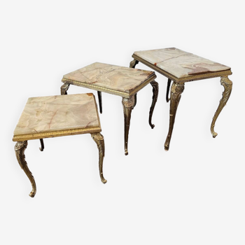 Tables gigognes style régence onyx et laiton