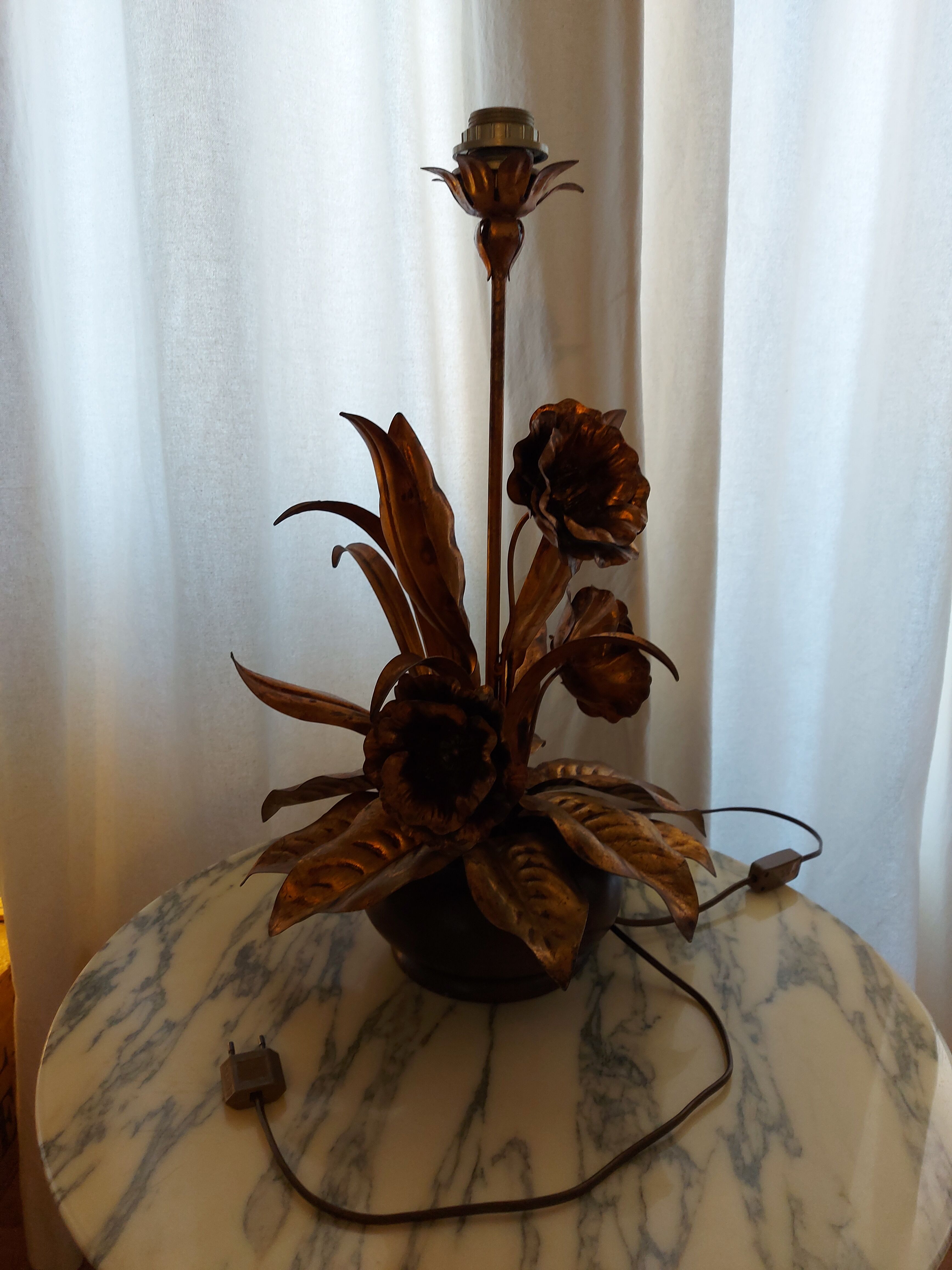 Large lamp, bouquet of vintage anemone flowers, gold metal, Hans Kogl