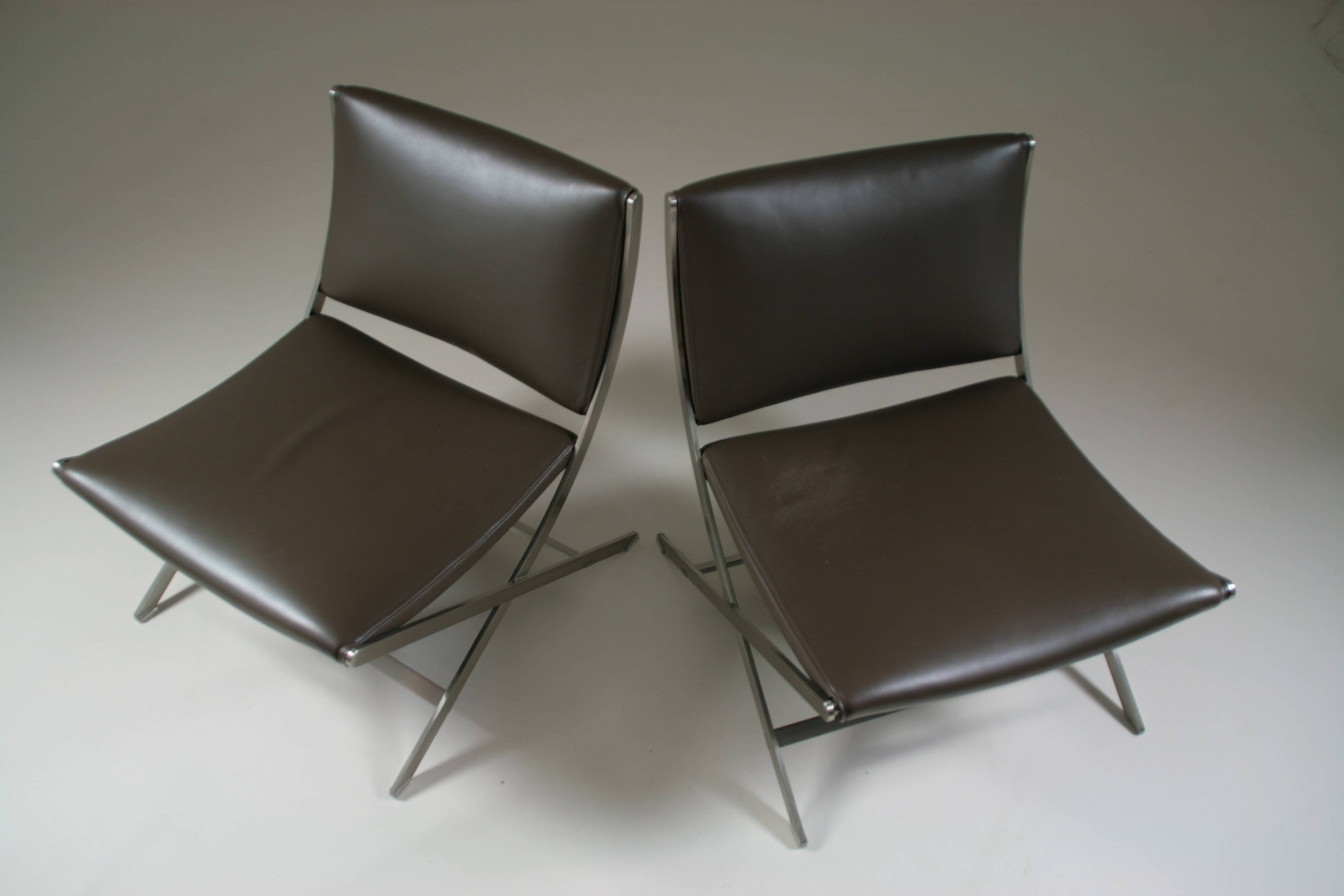Pair of Flexform leather low chairs, Peter model, by Antonio Citterio