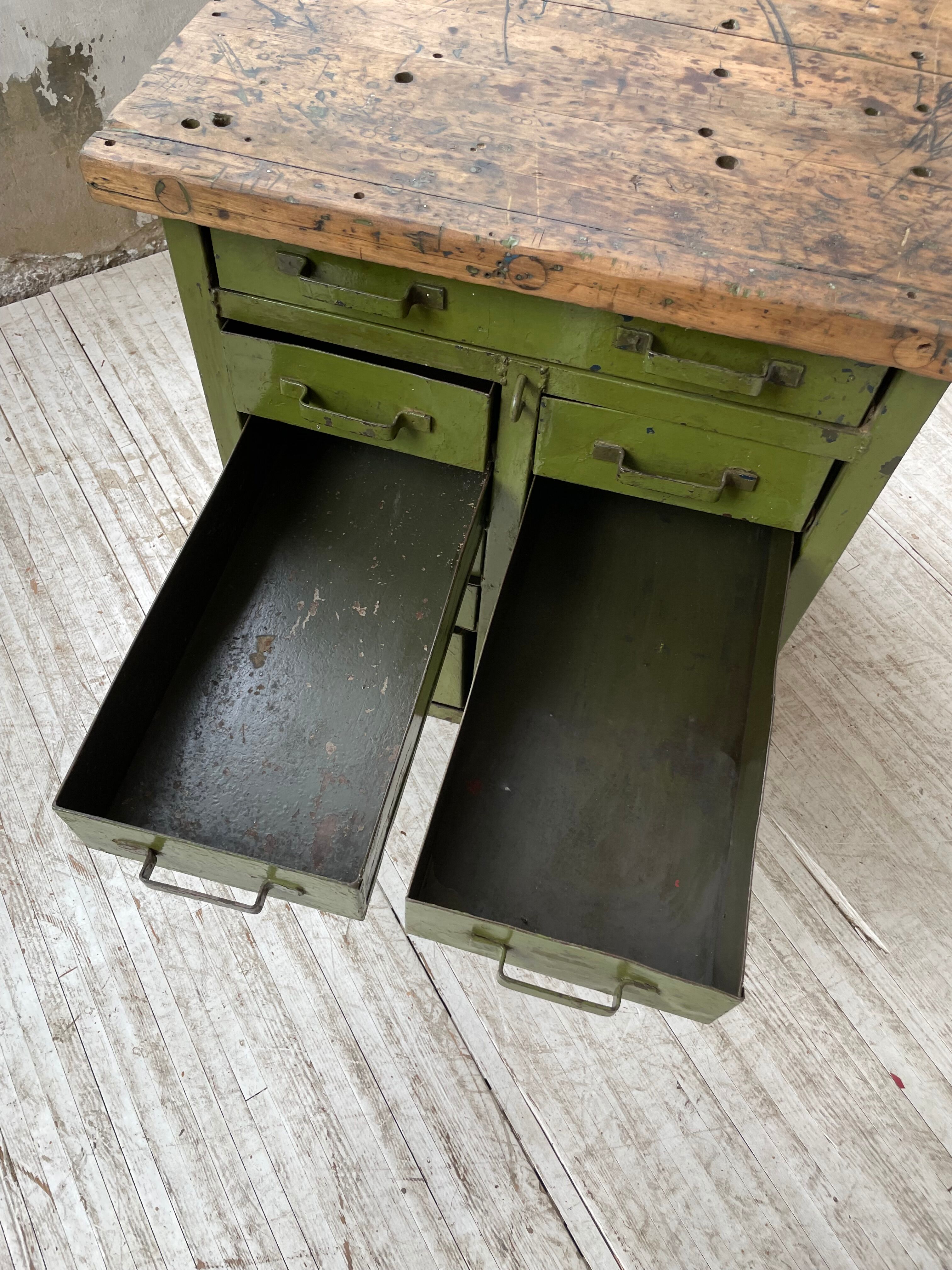 Meuble établi rangement militaire industriel vert