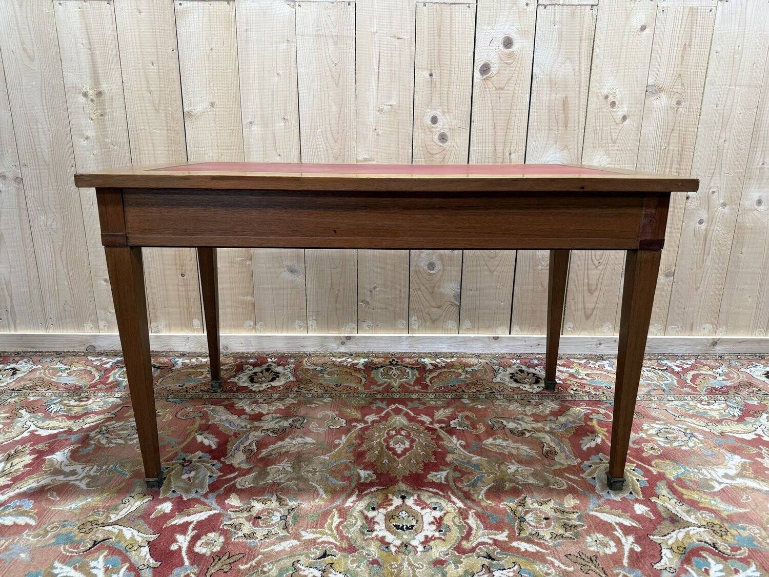 Flat desk in the Louis XVI style