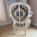 Armchair and its pouf