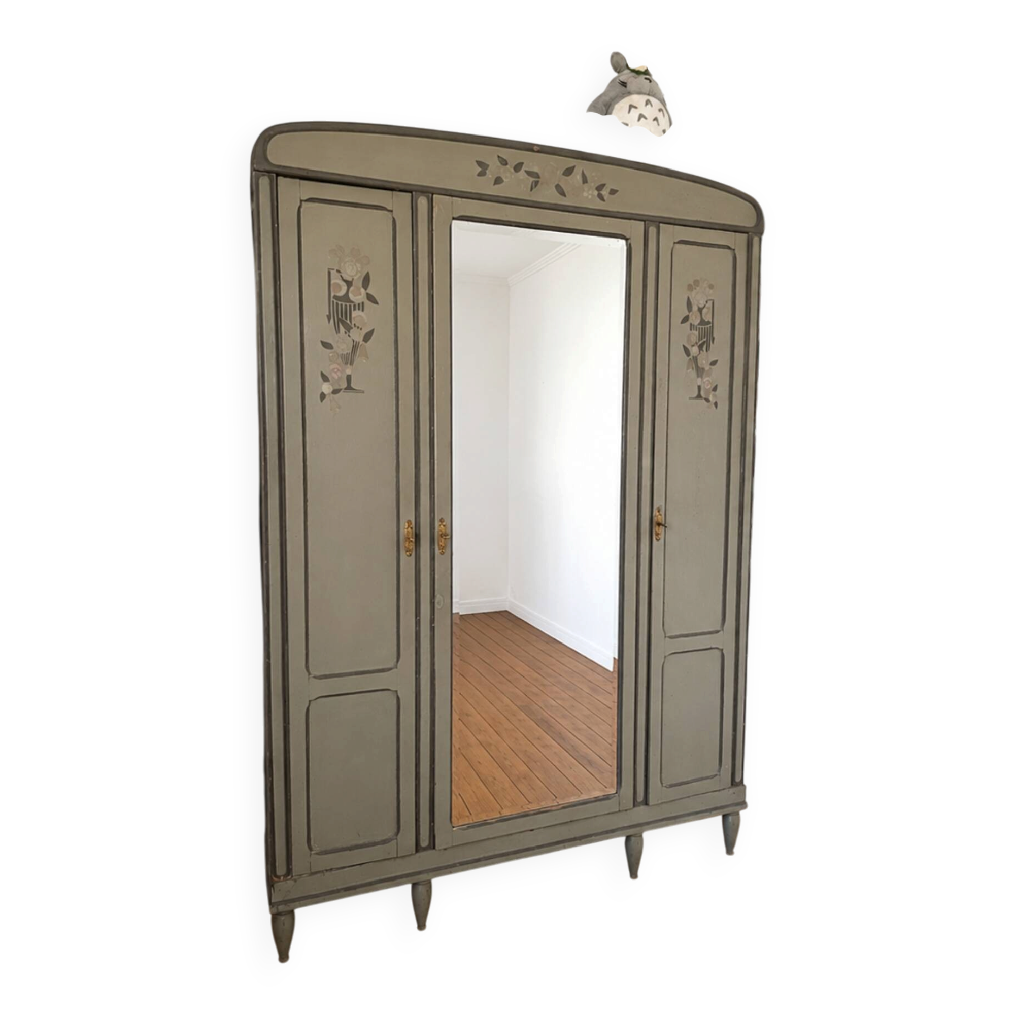 Armoire art deco