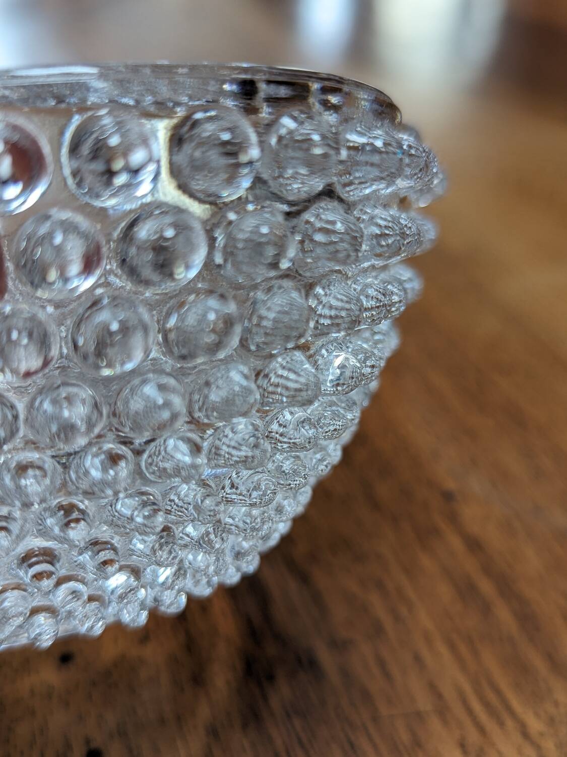 Cendrier en verre à picots