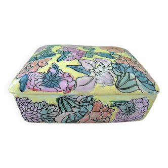 Rectangular ceramic candy box from the Far East with floral decoration