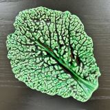Cabbage leaf dish in barbotine