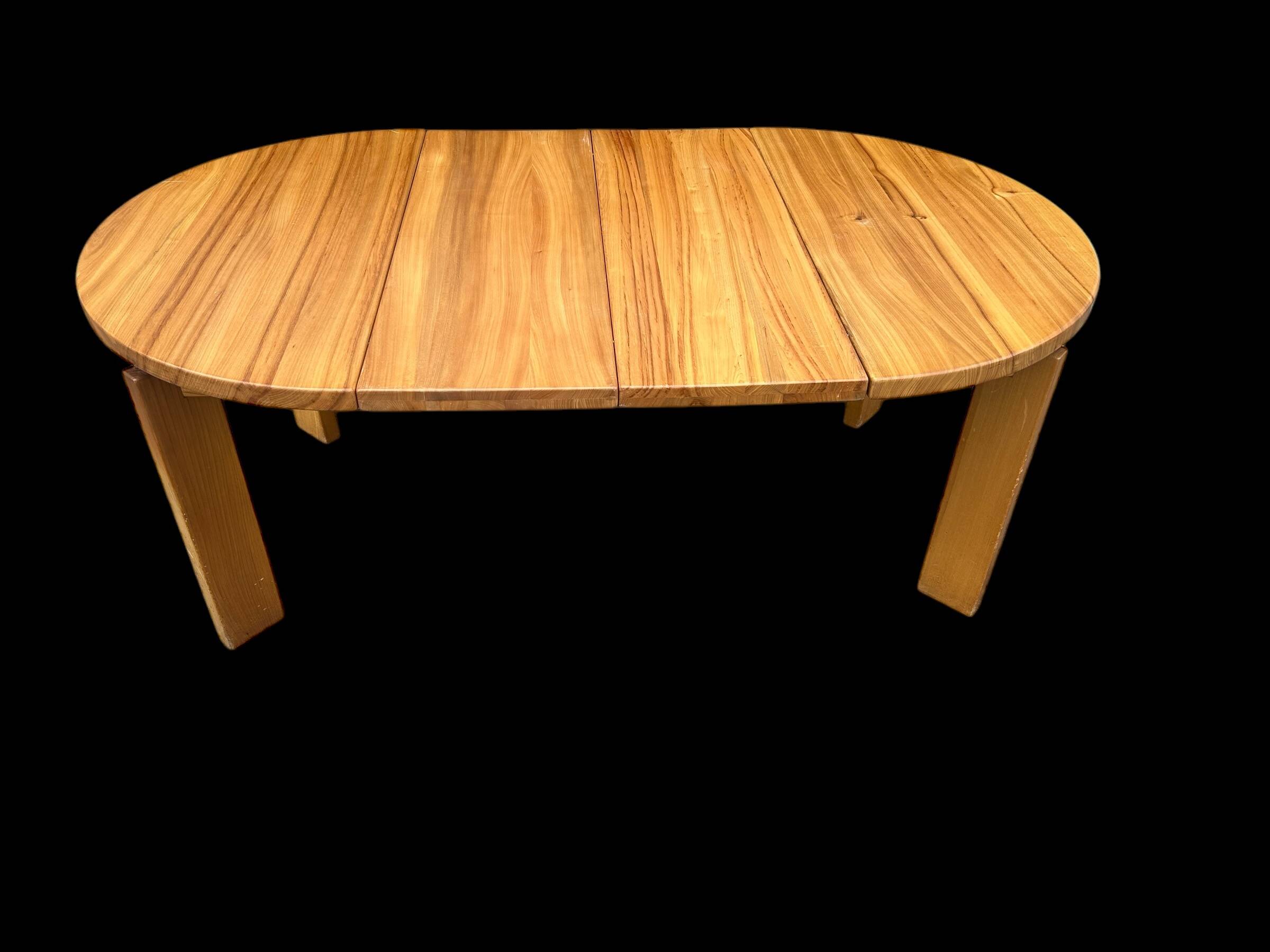 dining table in elm Maison Regain