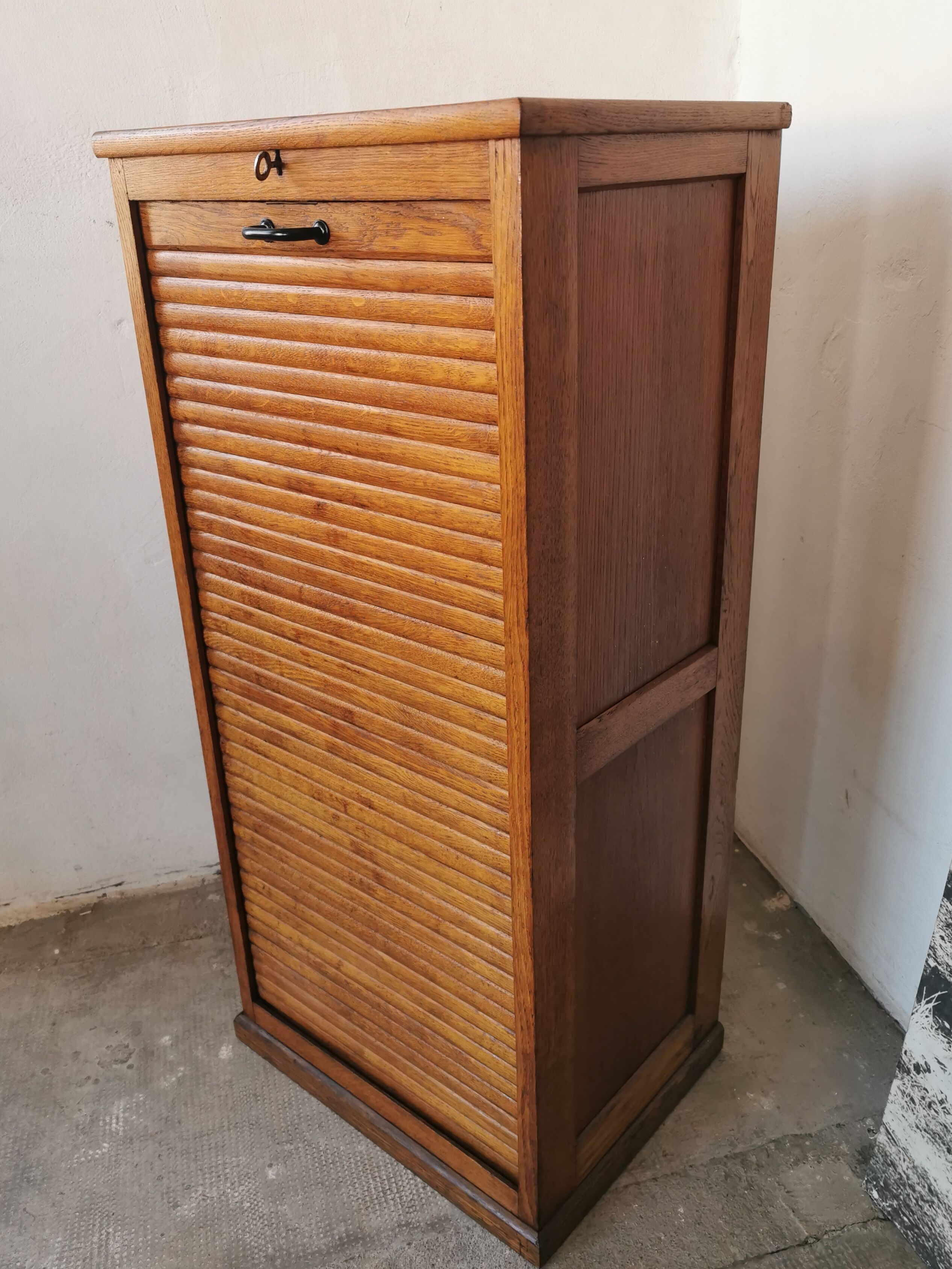 Curtain binder cabinet 1940