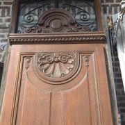 Porte d'entrée en chêne avec son bâti