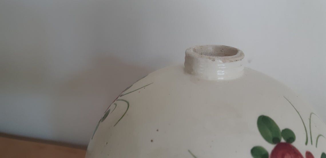 Pied de lampe en faience motif fleuri