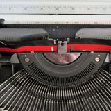 Olympia traveller typewriter luxury 70s