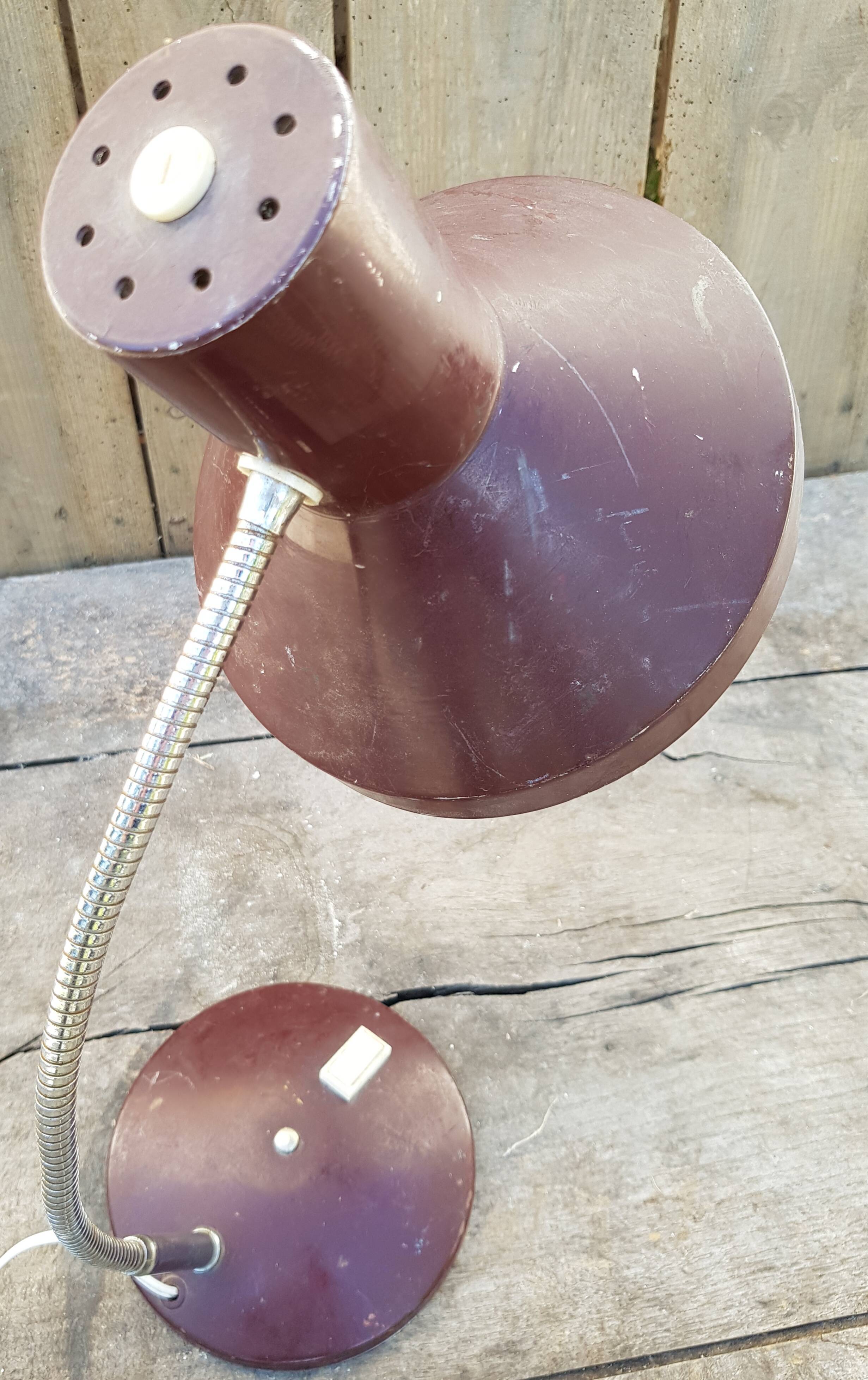 1970 articulated desk lamp