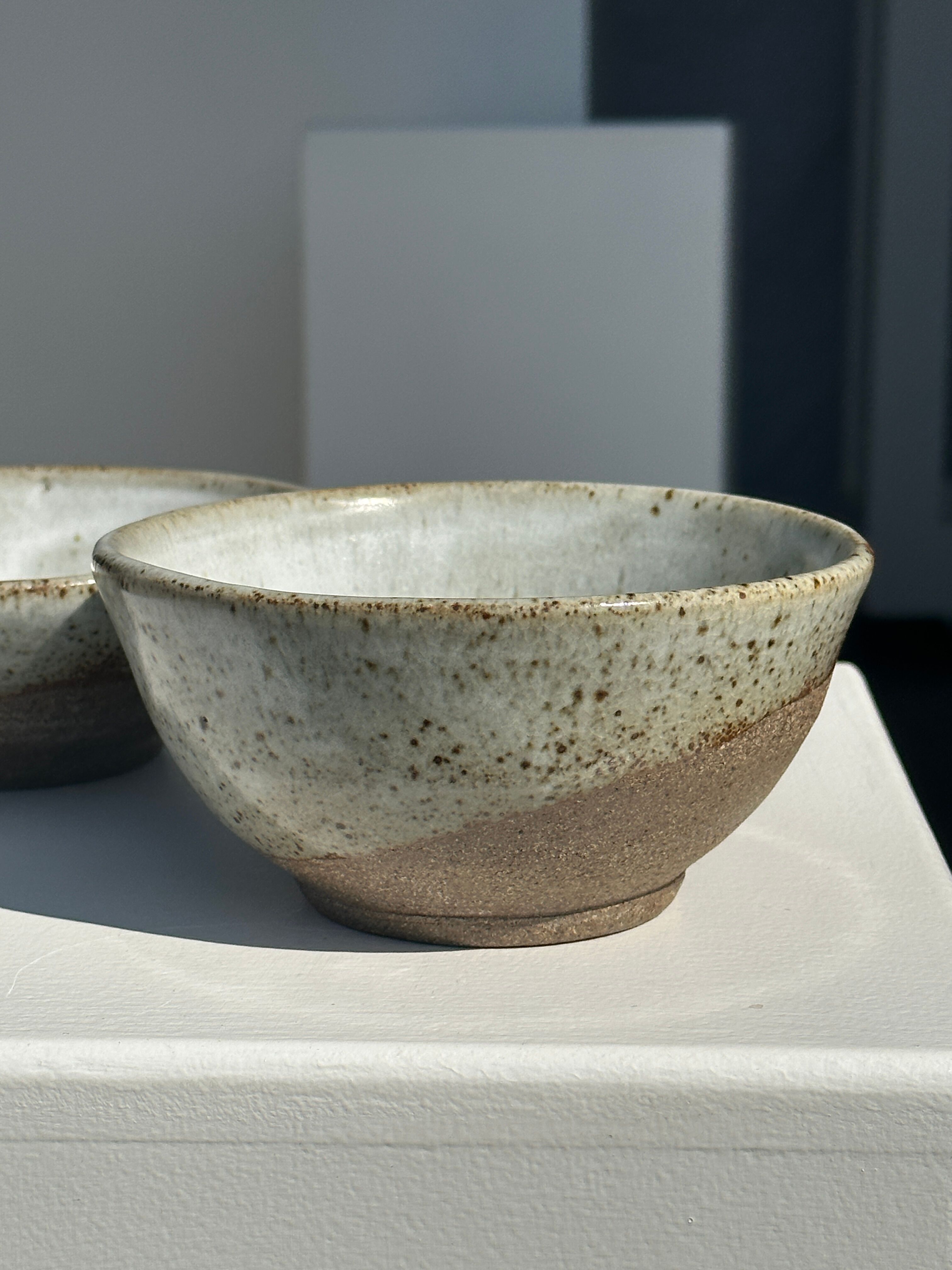 Duo of small brown bowls and speckled glazed ceramic (1top + 1bottom)