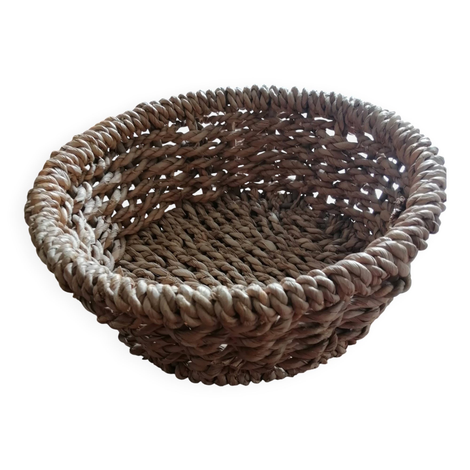 Woven round basket