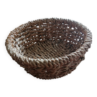 Woven round basket