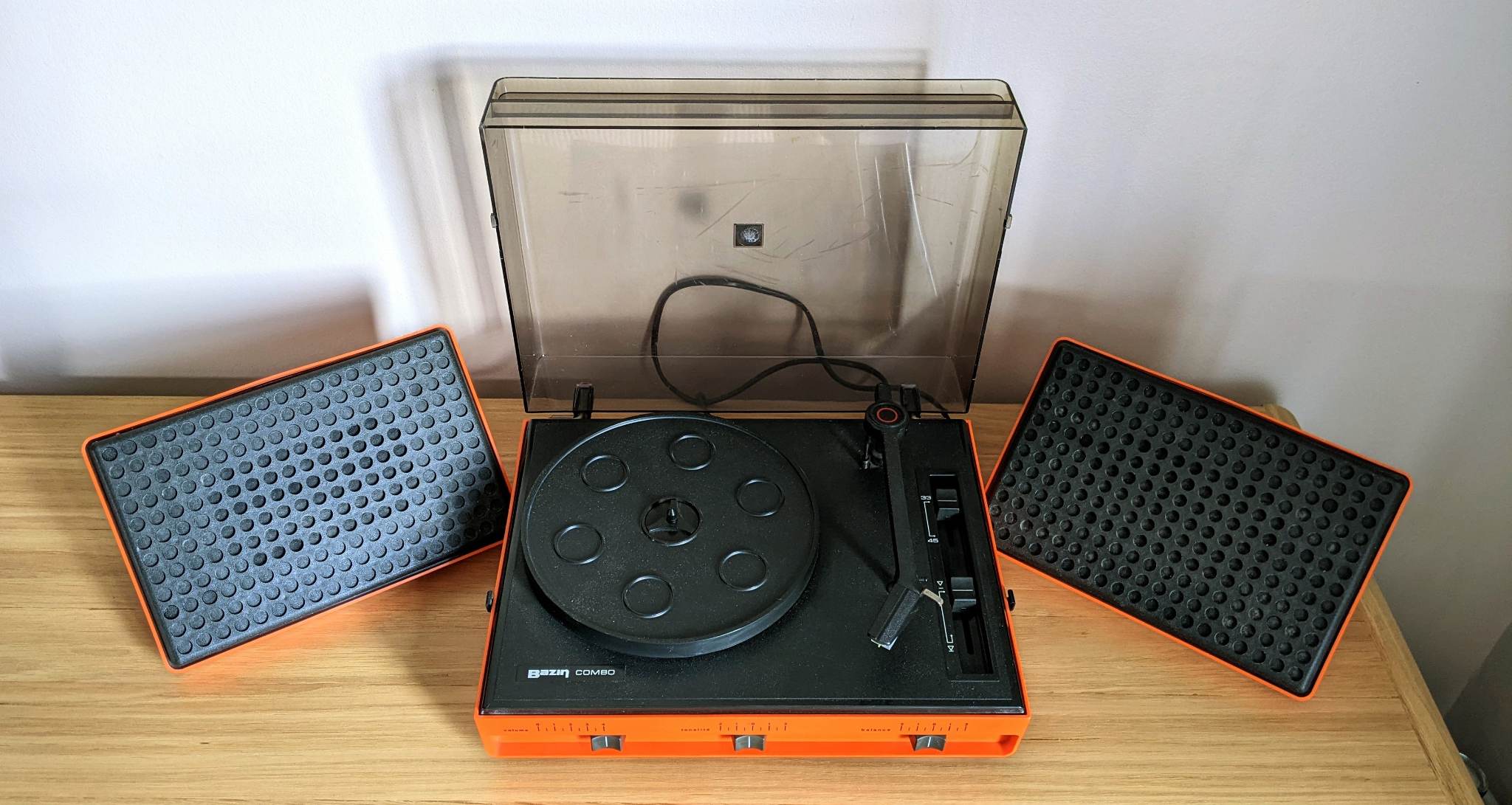 Bazin Combo Vintage record player