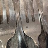 12 silver-plated metal cake forks by silversmith Guillaumot, contours