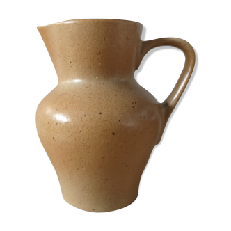 Sandstone pitcher