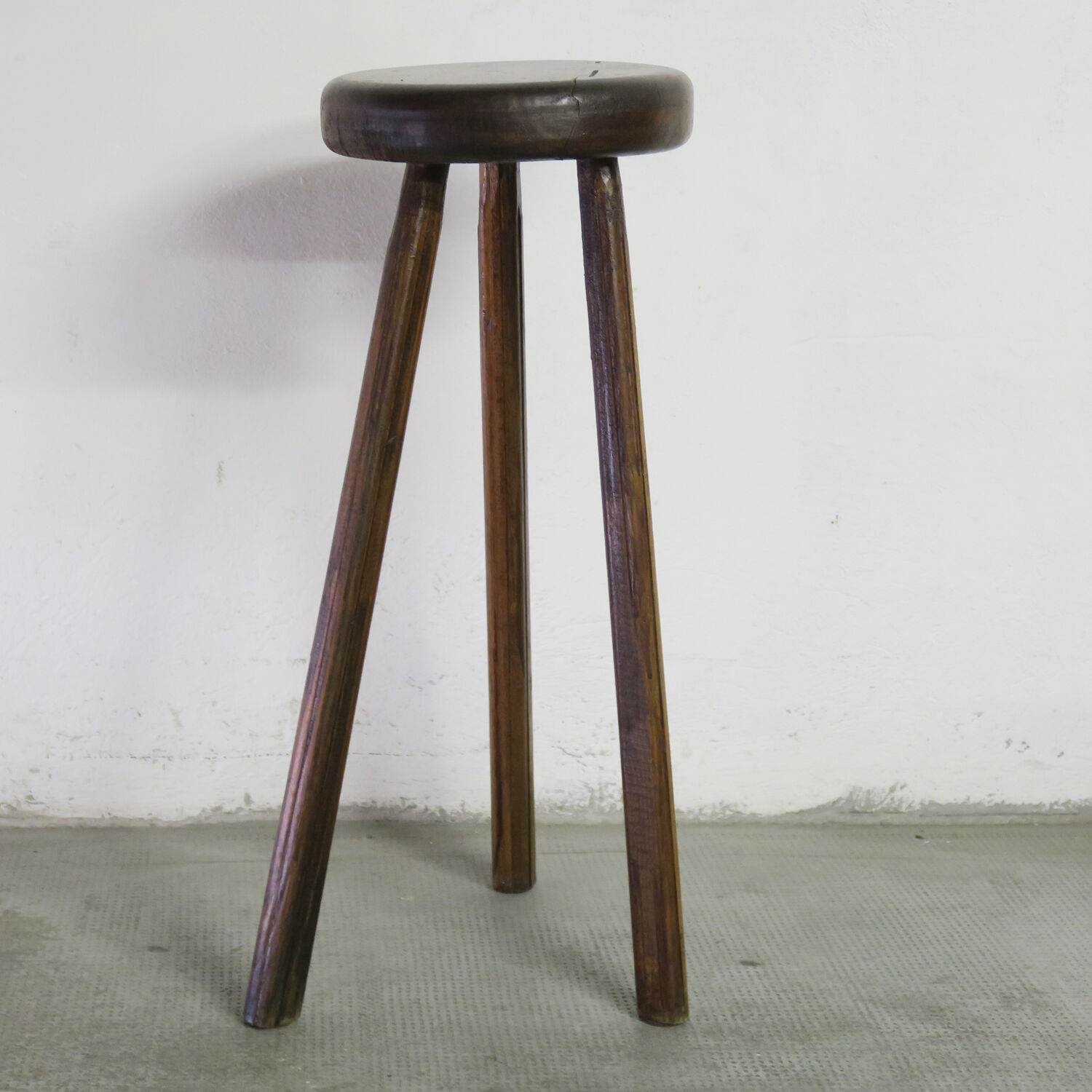 Top tripod stool