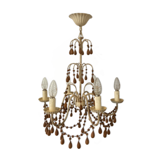 "Vintage" chandelier decorated with wooden beads