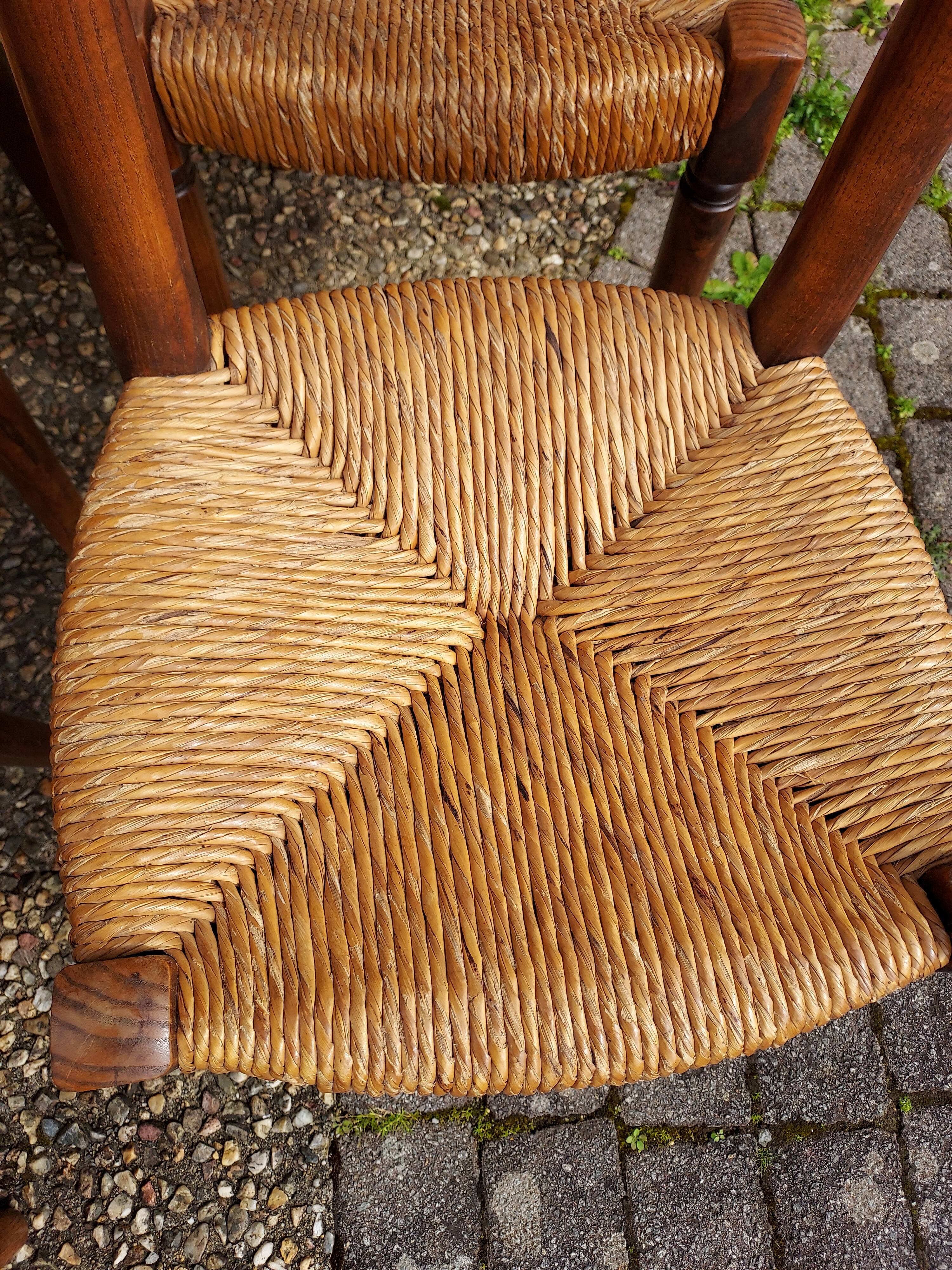 Set of 6 mulched wooden chairs