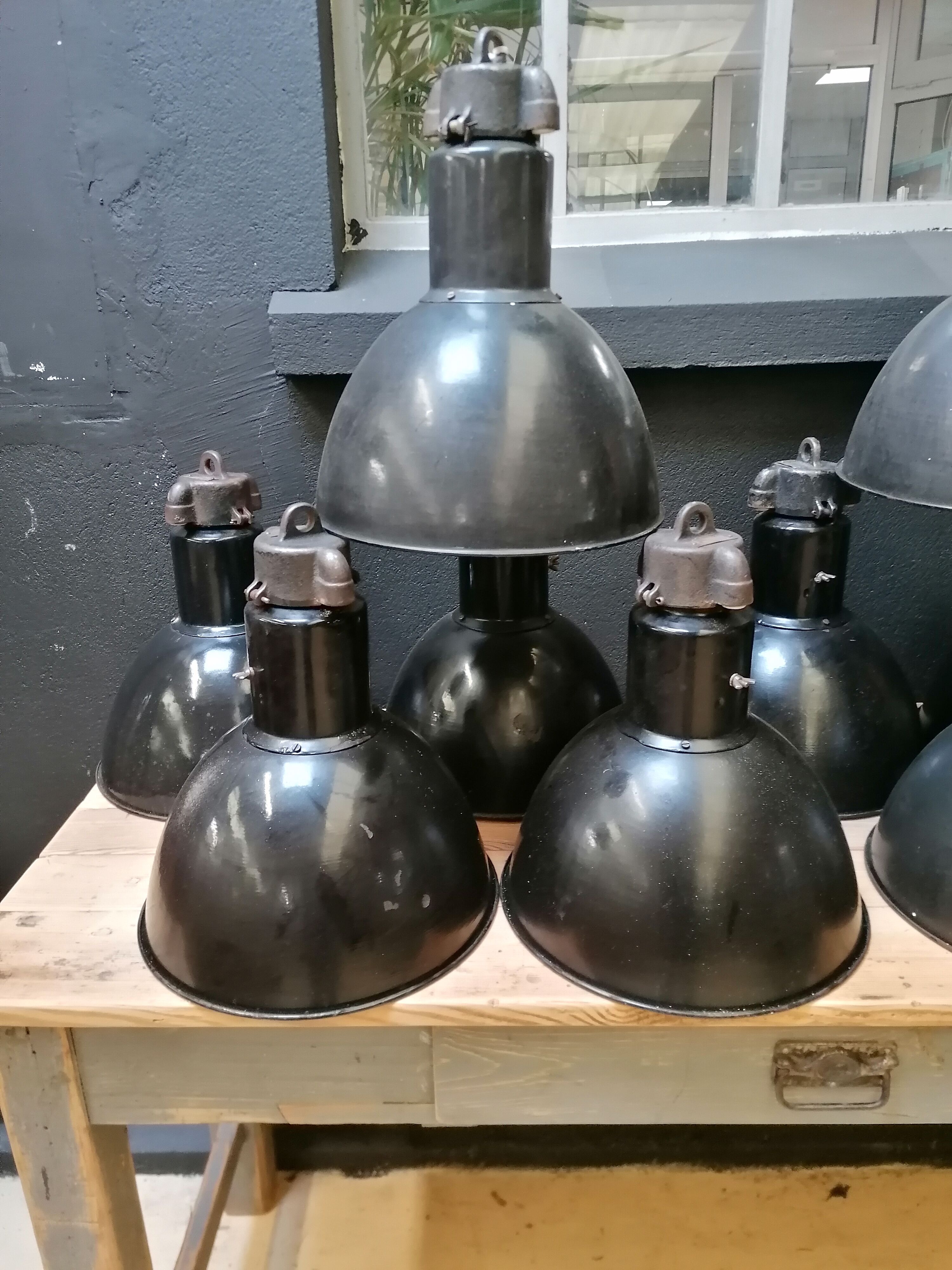 Industrial vintage factory pendant lamp, enamelled metal, 60s