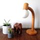 Lampe scandinave articulée en pin et opaline