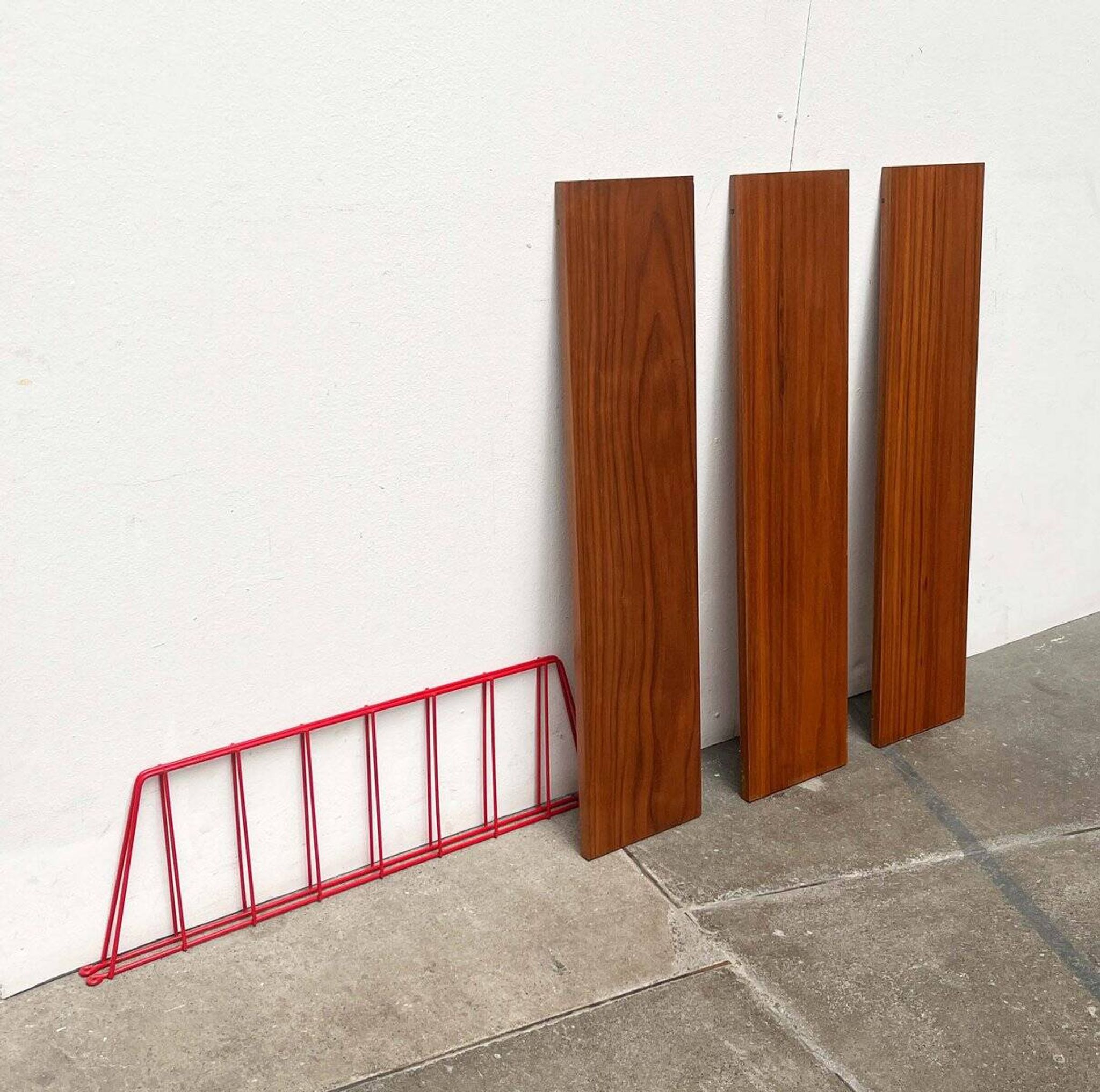 Étagère Teck Style Cordon Rouge Moderne Milieu du Siècle, Années 1960